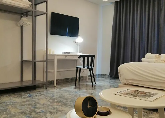 24K Athena Suites